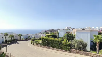 شقة ياليكافاك جيريس المطلة على البحر بثلاث غرف نوم